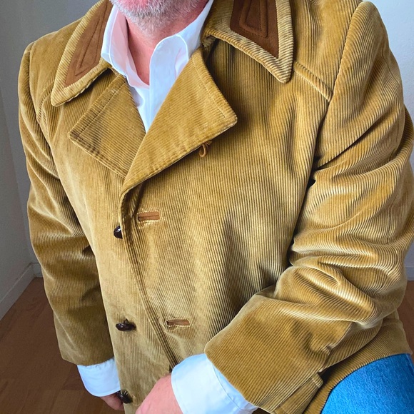 Vintage corduroy coat. - Picture 12 of 14